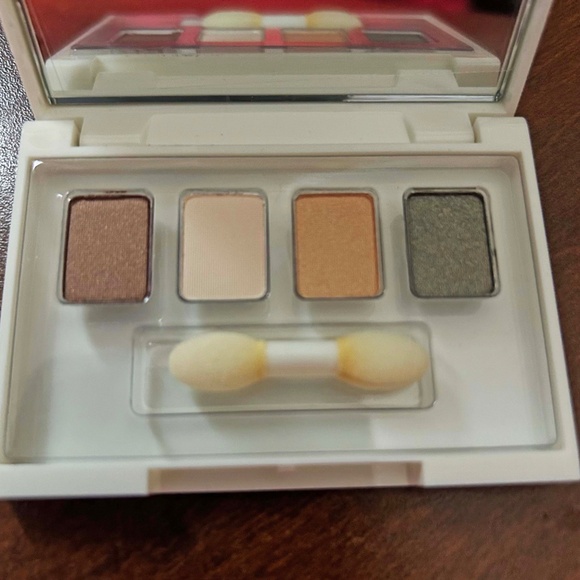 5 ELIZABETH ARDEN, 2 ESTEE LAUDER, COTY MAKEUP PRODUCTS, NEVER USED, NO DAMAGE - Picture 8 of 10